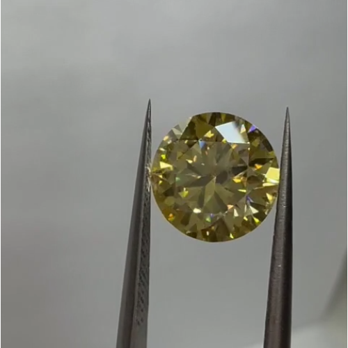 Муассанит 9,5 мм 3,5 карата Цвет: жёлтый Огранка: Круглая КР57 (бриллиантовая)